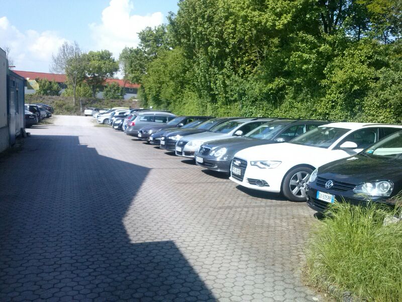 Holiday park & fly (Shuttle-Service) | Freifläche Parkplatz