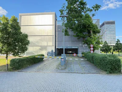 Flughafen-Parkplatz von Skyline Parken - P3 (Shuttle-Service) | Parkhaus
