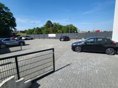 Flughafen-Parkplatz von Park & Travel (Valet-Service) | Freifläche